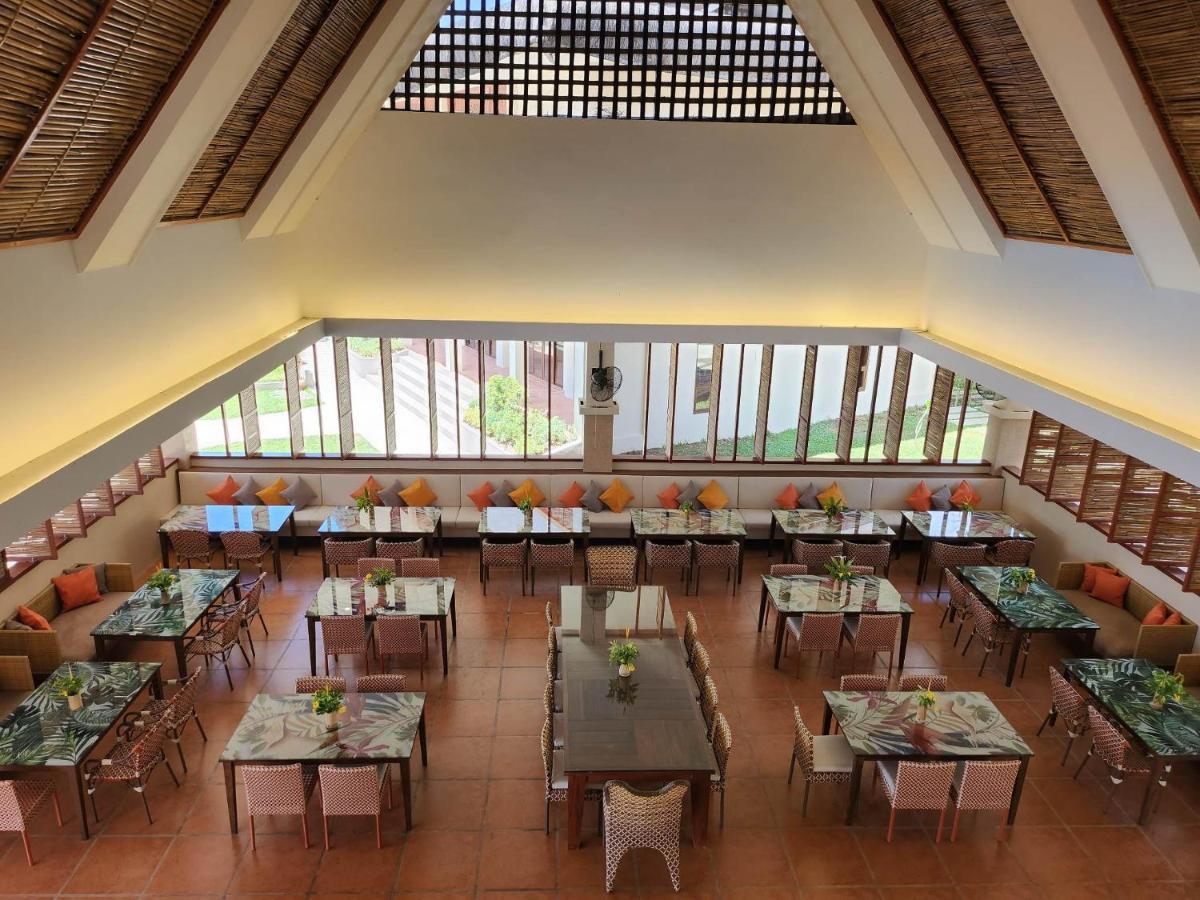 Costa Celine Beach Resort Kinablangan Exterior foto